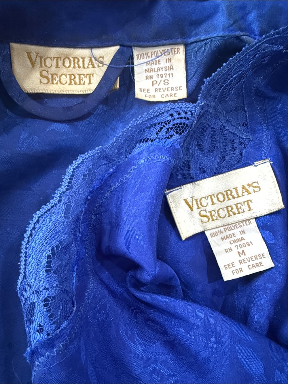 Vntg Victoria’s Secret Gold Label Blue Lace Trim Satin Robe & Chemise Set M/SP - Picture 10 of 10